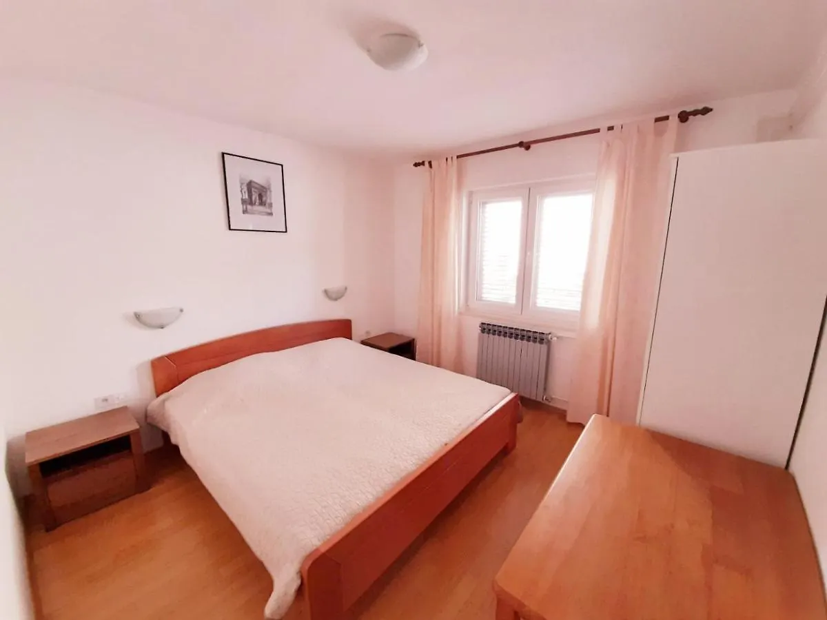 Apartments Renato Muzic Cres