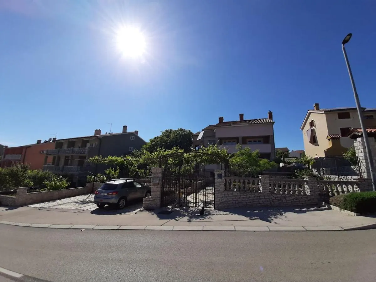 Apartments Renato Muzic Cres