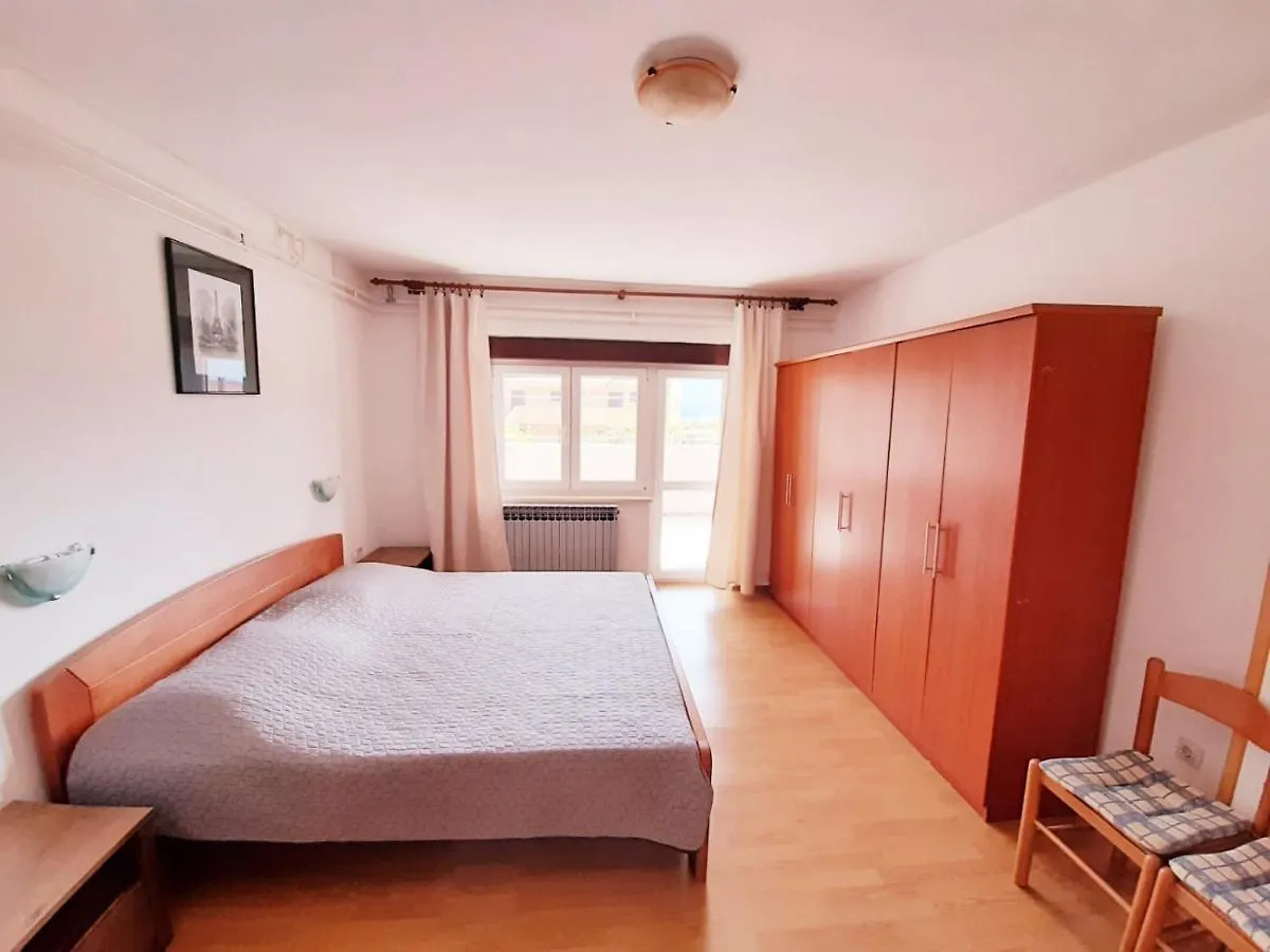 Apartments Renato Muzic Cres