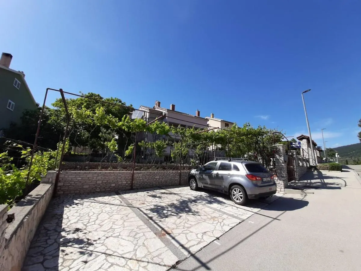 Apartments Renato Muzic Cres