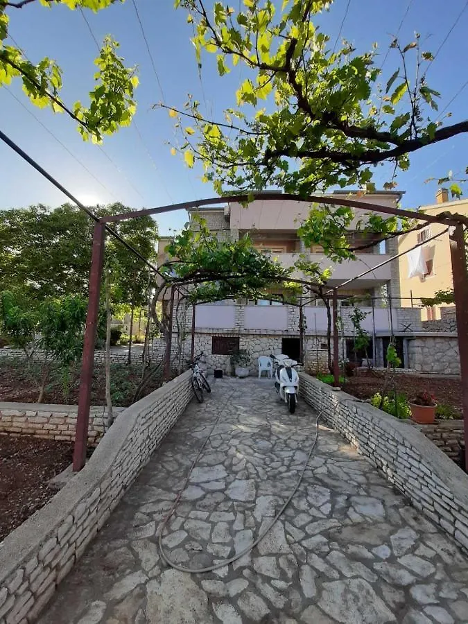 Apartments Renato Muzic Cres